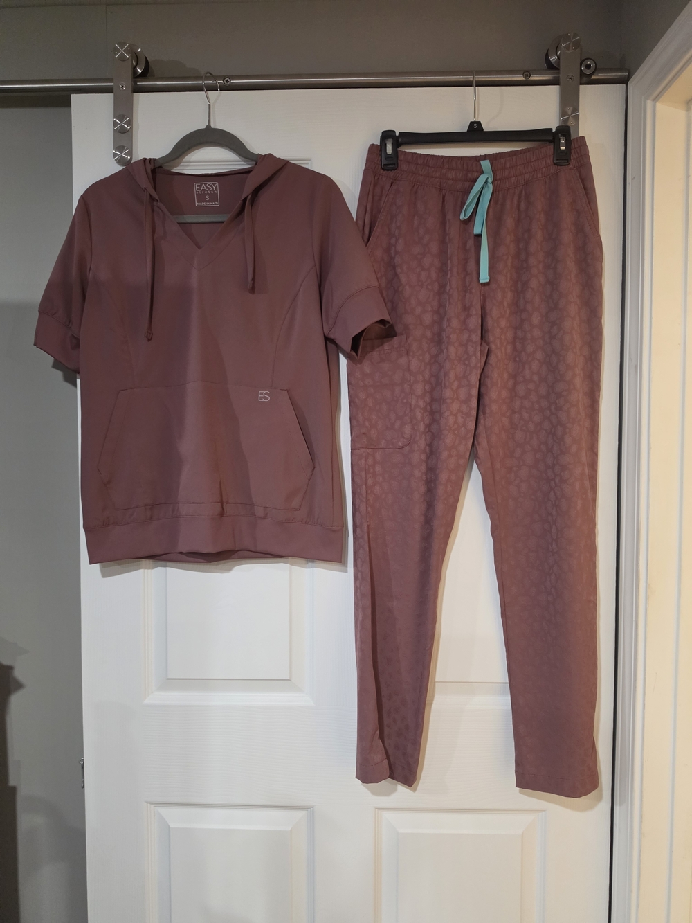 Easy Stretch Scrub Set - Picture 6 of 12